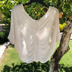 Slouchy white top with lace inlet S